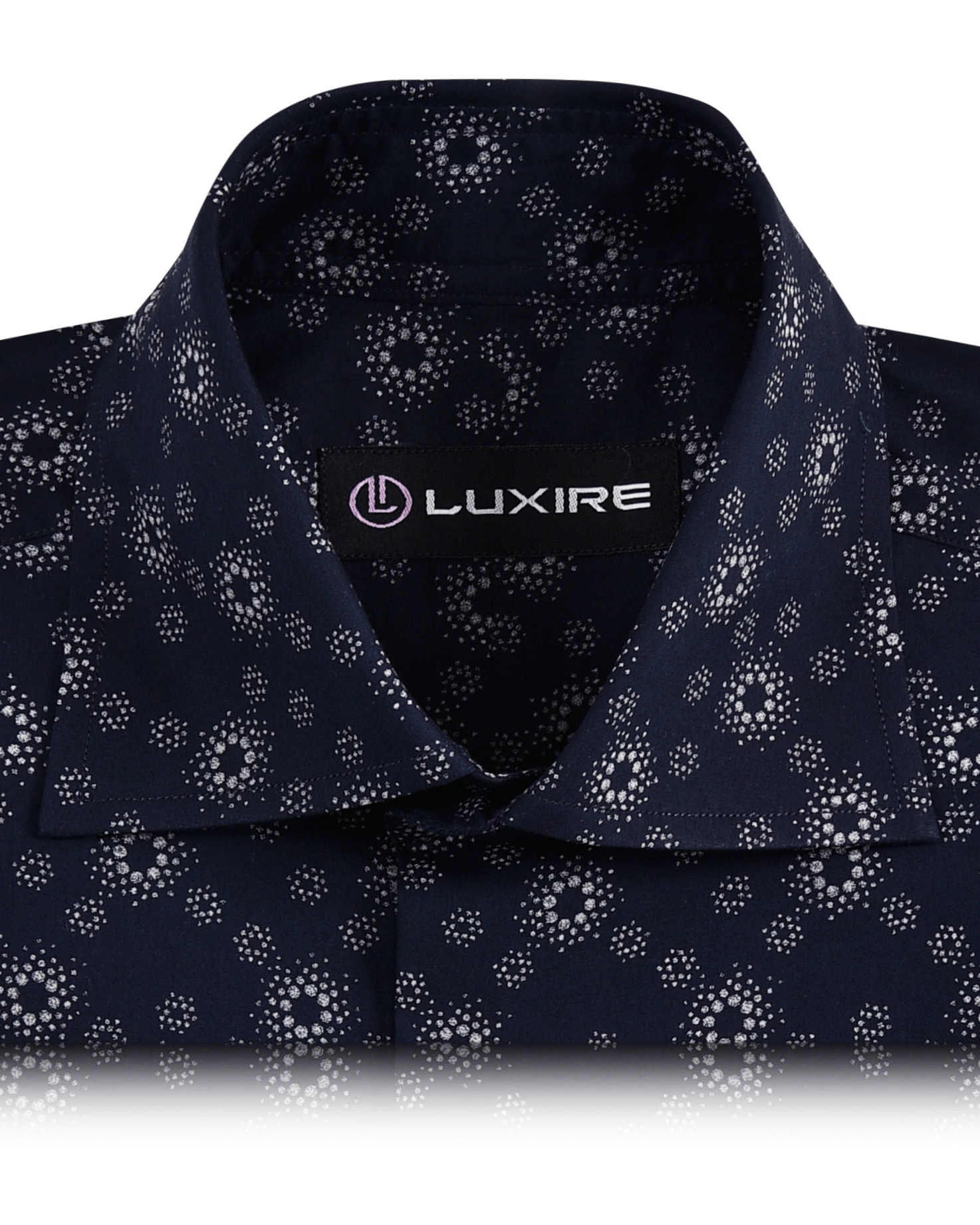 Marineblaue Kunstblumen Shirt: Ein Hauch von Sommer, ein Stil für dich.